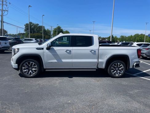 Used 2023 GMC Sierra 1500 Denali w/ Denali Reserve Package AWD/4WD image 2