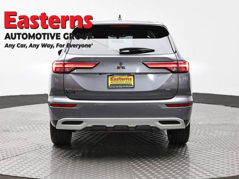 Used 2024 Mitsubishi Outlander SE image 6