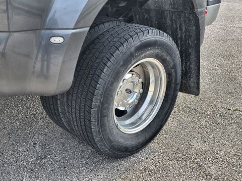 Used 2022 Ford F350 XLT w/ XLT Premium Package image 10