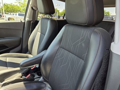 Used 2018 Chevrolet Trax LT w/ LT Convenience Package AWD/4WD image 2