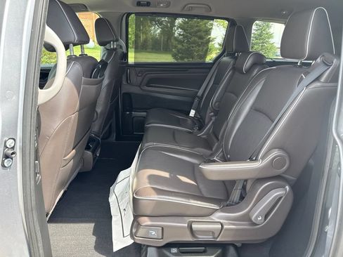 Used 2022 Honda Odyssey Elite image 16