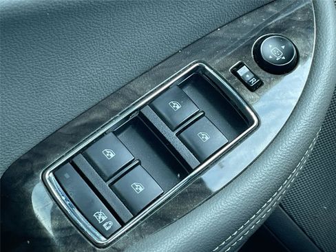 Used 2014 Chevrolet Impala LT w/ Premium Seating Package FWD image 18