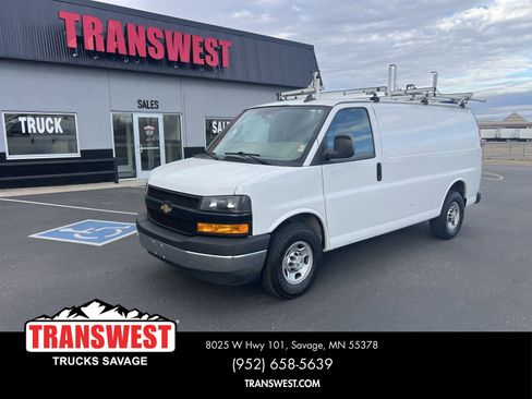 Used 2020 Chevrolet Express 3500 w/ Driver Convenience Package image 1
