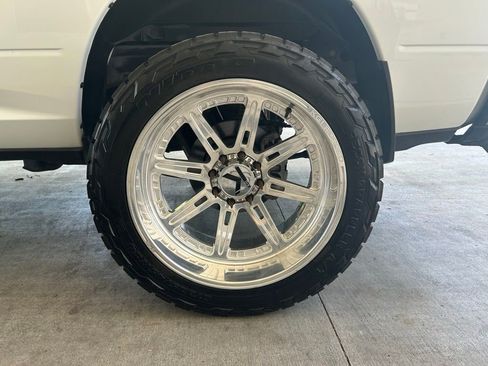 Used 2025 RAM 2500 Laramie AWD/4WD image 18