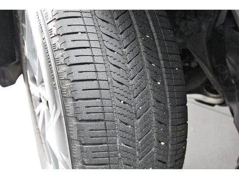 Used 2022 Nissan Rogue S image 30