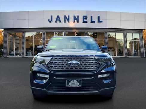 Used 2022 Ford Explorer XLT w/ Equipment Group 202A image 2