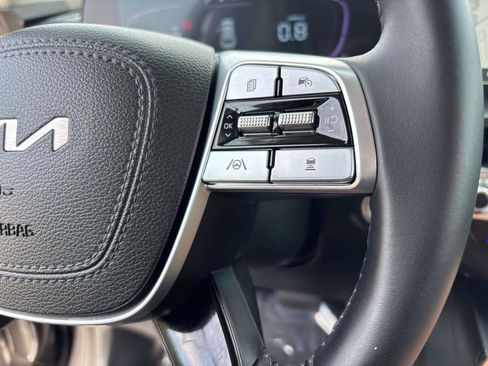 Used 2025 Kia Telluride LX FWD image 22