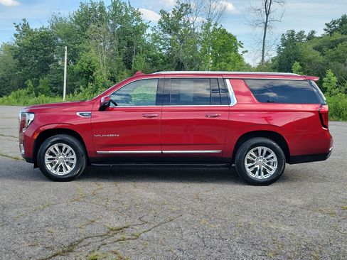 Used 2024 GMC Yukon XL SLT w/ SLT Luxury Package AWD/4WD image 8