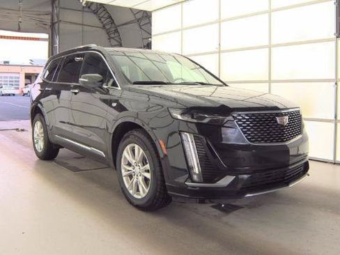 Used 2024 Cadillac XT6 Luxury w/ LPO, Floor Liner Package AWD/4WD image 3