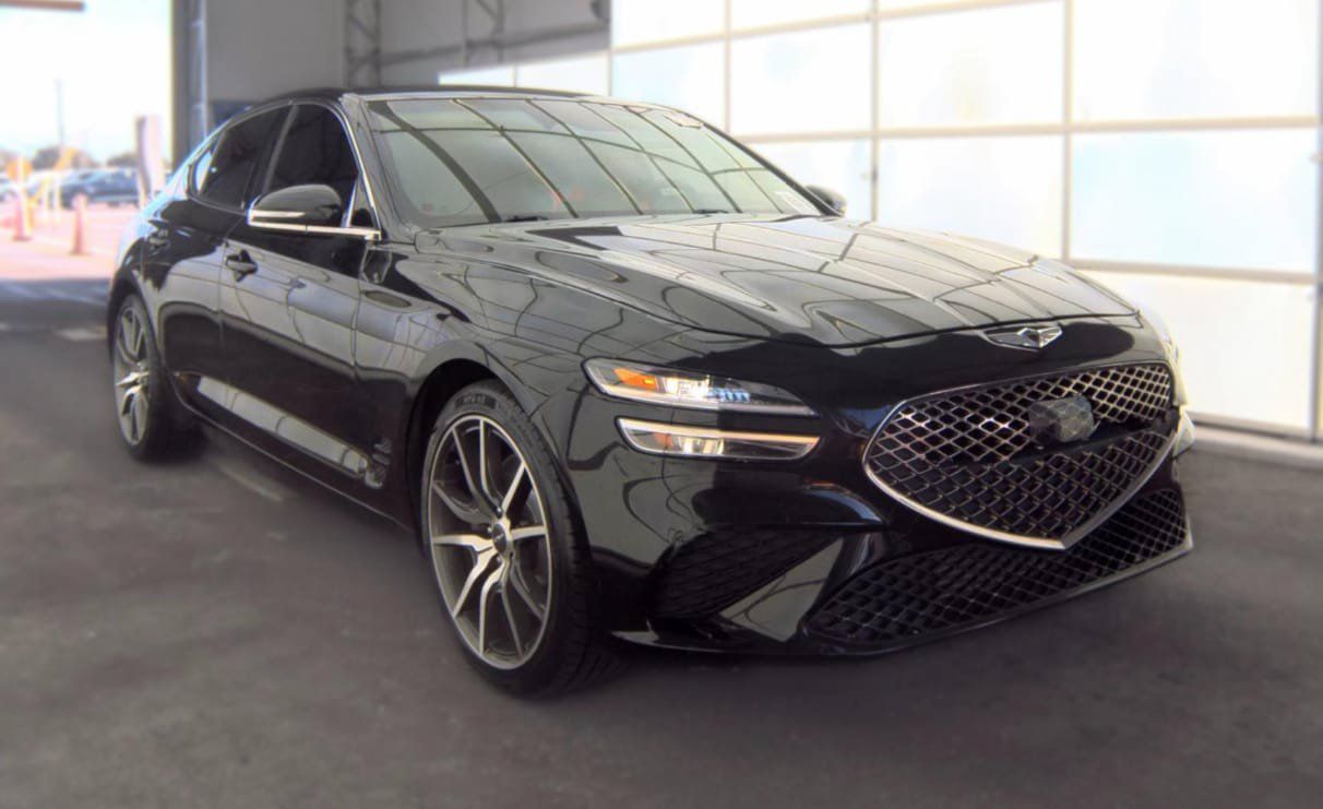 Used 2022 Genesis G70 3.3T RWD image 12
