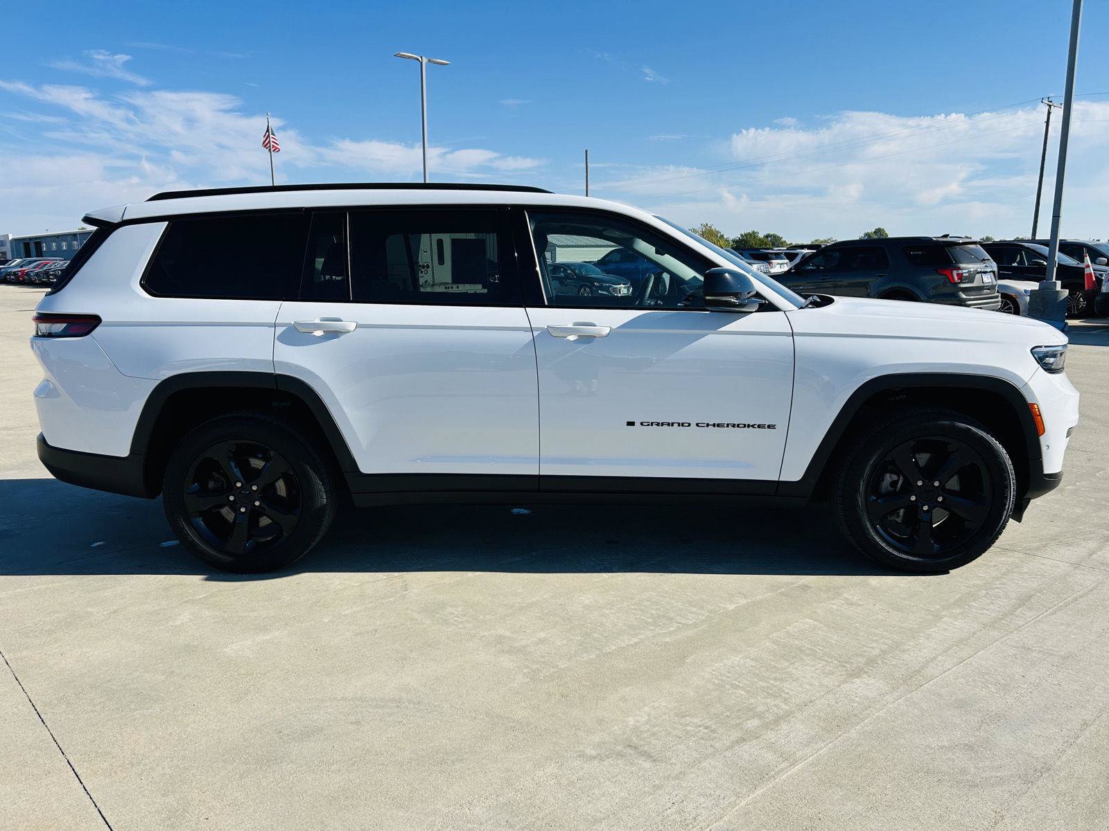 Used 2023 Jeep Grand Cherokee L Limited w/ Luxury Tech Group II AWD/4WD image 48