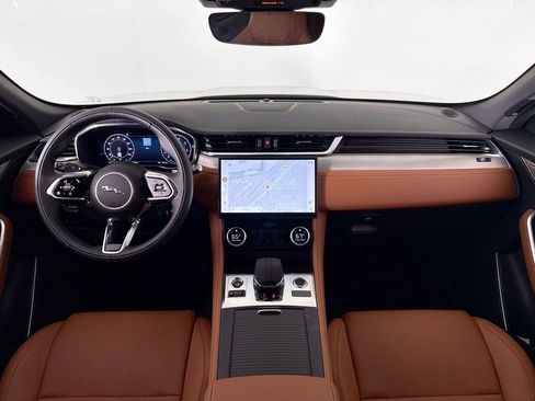 Used 2025 Jaguar F-PACE R-Dynamic S image 9