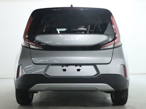 Used 2023 Kia Soul LX w/ LX Technology Package image 18