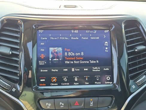 Used 2021 Jeep Cherokee Limited w/ Elite Package FWD image 13