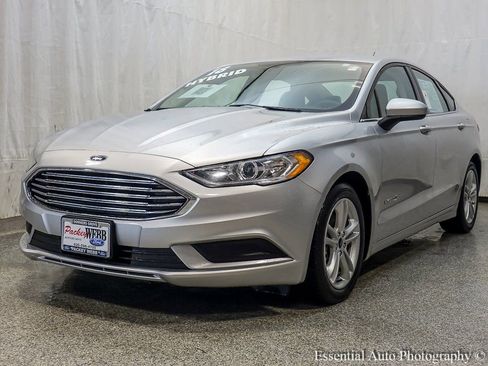 Used 2018 Ford Fusion S image 2