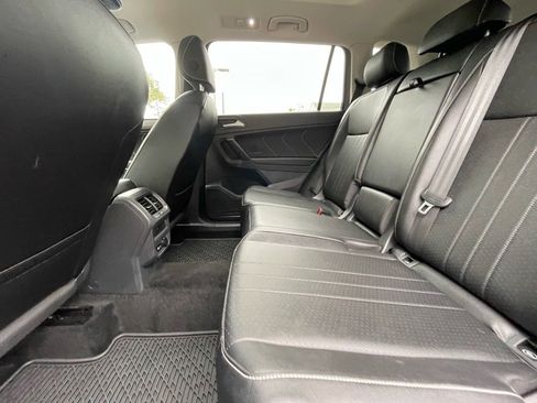 Used 2022 Volkswagen Tiguan SE w/ Panoramic Sunroof Package image 26