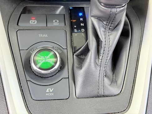 Used 2020 Toyota RAV4 XSE AWD/4WD image 44
