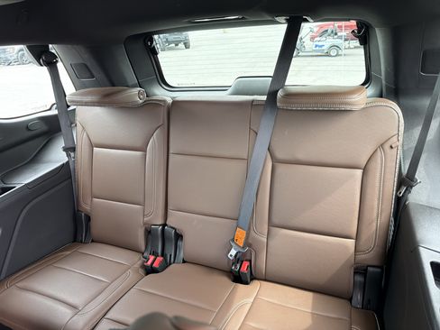 Used 2021 Chevrolet Tahoe High Country w/ Premium Package AWD/4WD image 4