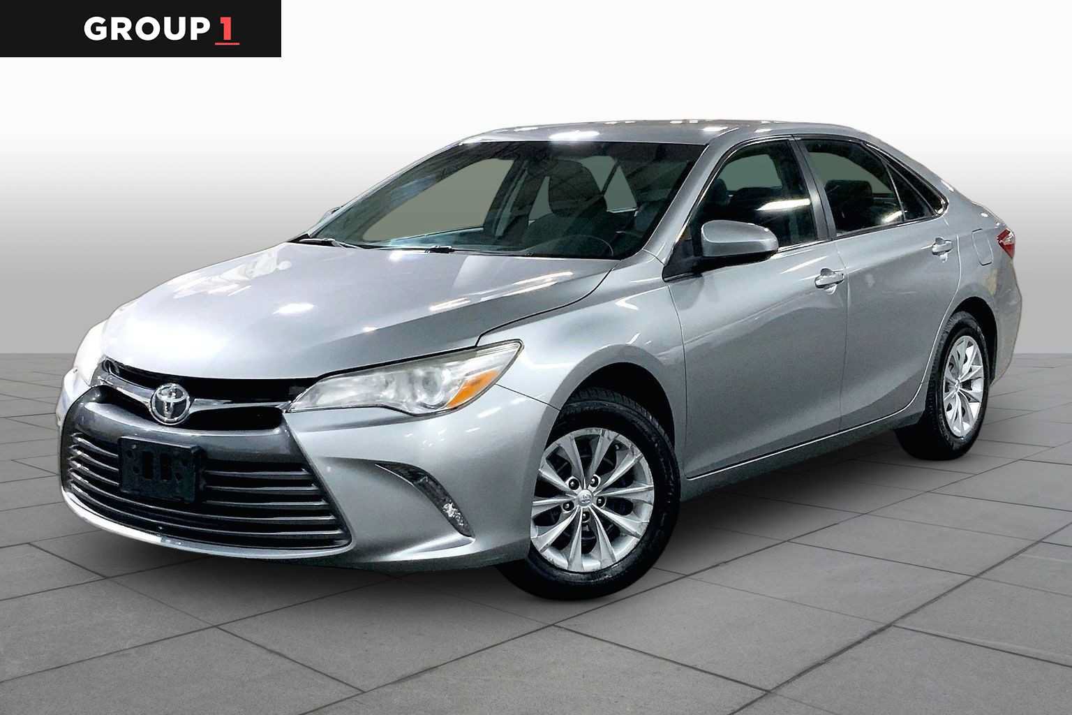 Used 2017 Toyota Camry LE FWD image 1