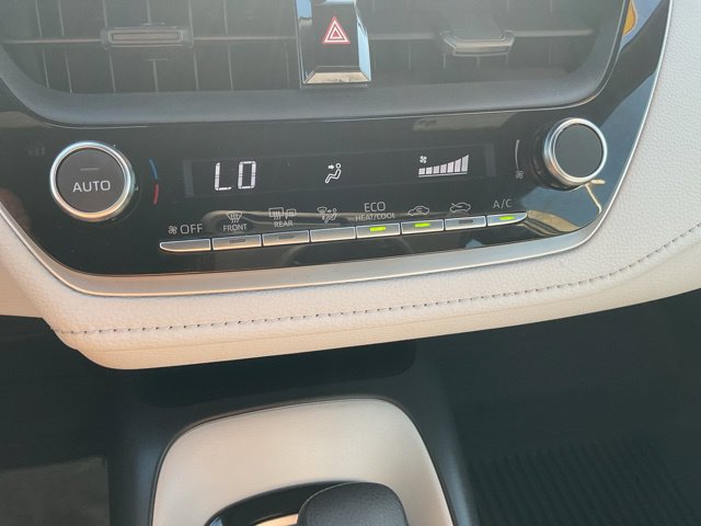 Used 2025 Toyota Corolla SE FWD image 27