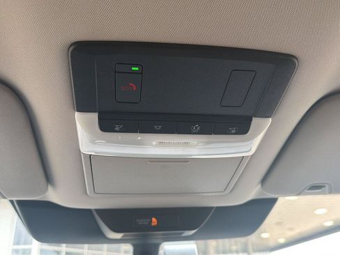 Used 2025 Nissan Pathfinder SV AWD/4WD image 13