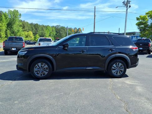 Used 2024 Nissan Pathfinder SV FWD image 21