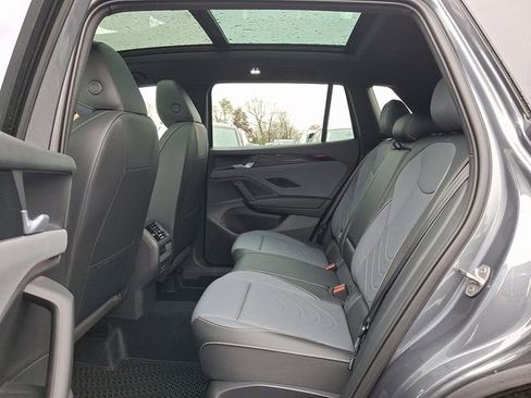 New 2026 Volkswagen Tiguan SE R-Line image 5