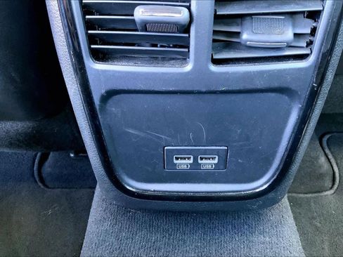 Used 2023 Chrysler 300 S image 33