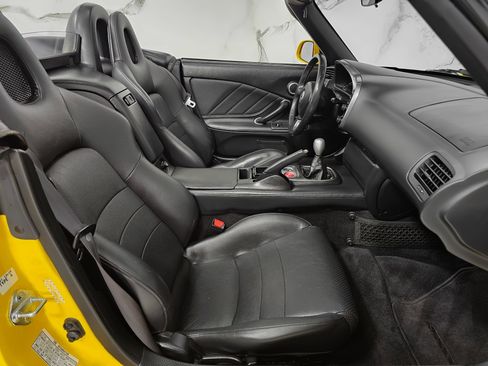 Used 2003 Honda S2000 image 2