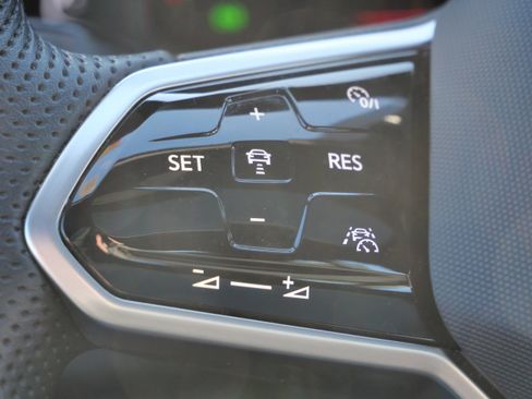 Certified 2023 Volkswagen Jetta GLI Autobahn image 32