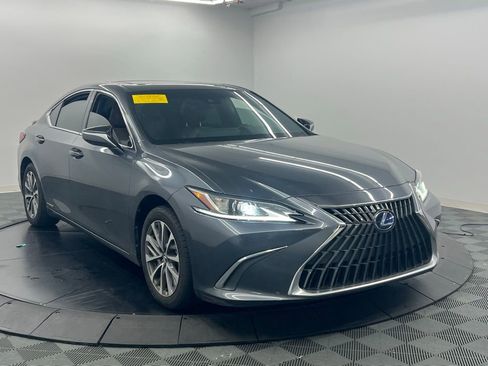 Used 2022 Lexus ES 300h FWD image 2