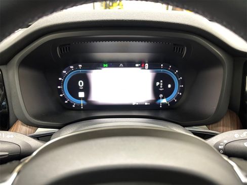 Certified 2023 Volvo XC60 B5 Plus w/ Climate Package image 28