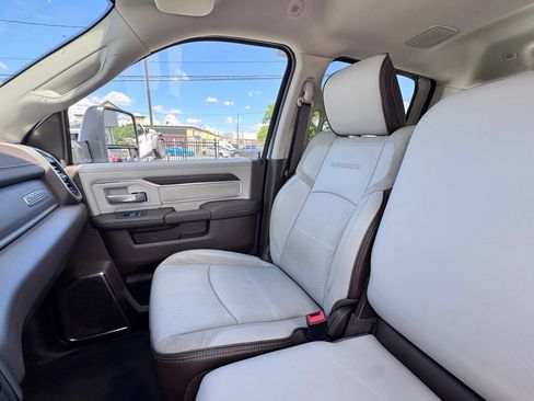 Used 2025 RAM 2500 Laramie AWD/4WD image 16