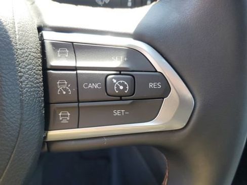 Certified 2022 Jeep Compass Limited image 9