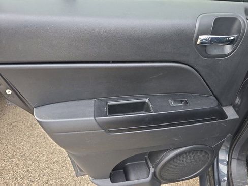 Used 2016 Jeep Patriot High Altitude image 8