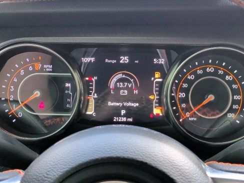 Used 2023 Jeep Gladiator Mojave w/ Cold Weather Group AWD/4WD image 19
