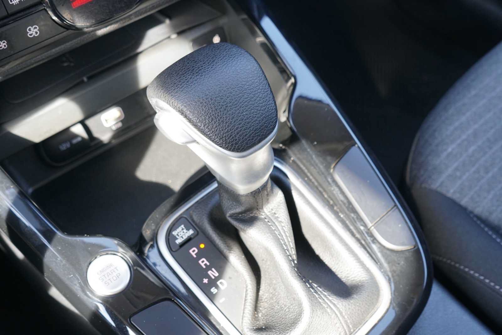 Certified 2022 Kia Soul S FWD image 12