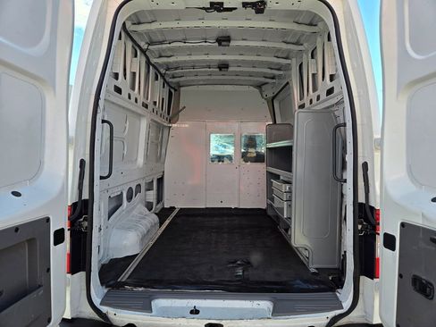 Used 2021 Nissan NV 2500 SV image 13