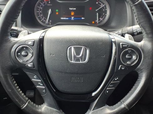 Used 2018 Honda Pilot Touring image 17