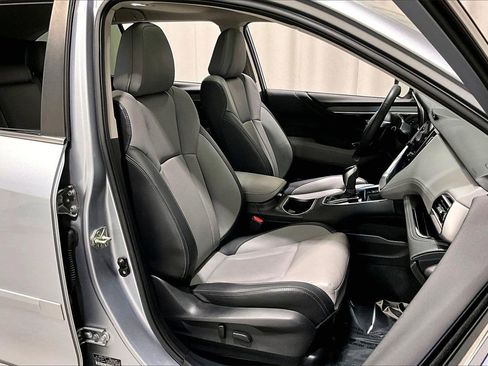 Used 2022 Subaru Outback Limited image 6