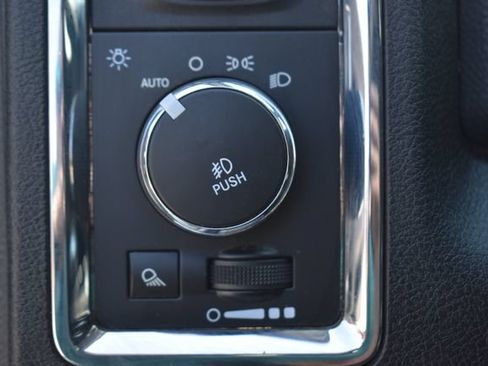 Used 2015 RAM 2500 Laramie AWD/4WD image 25