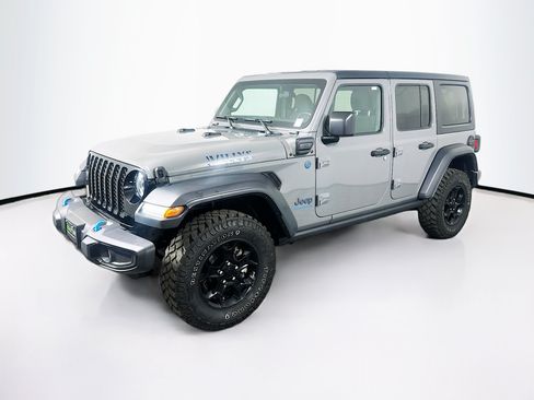 Used 2023 Jeep Wrangler Unlimited w/ Cold Weather Group AWD/4WD image 3