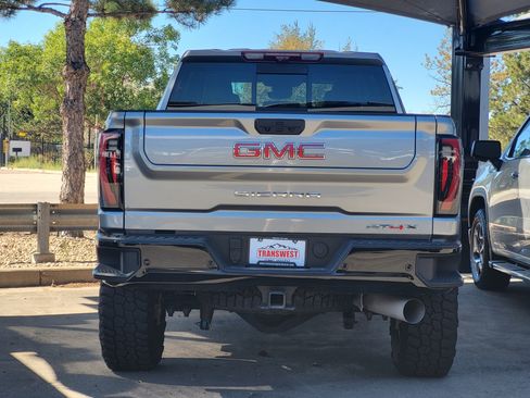 Used 2024 GMC Sierra 2500 AT4X AWD/4WD image 2