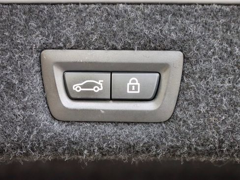 Used 2017 BMW 540i xDrive image 25