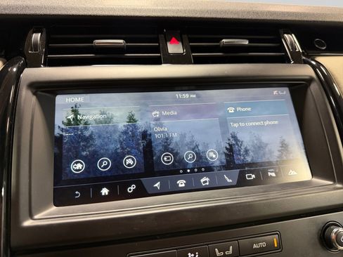Used 2018 Land Rover Discovery SE AWD/4WD image 29