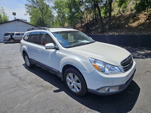 Used 2011 Subaru Outback 2.5i Premium AWD/4WD image 7