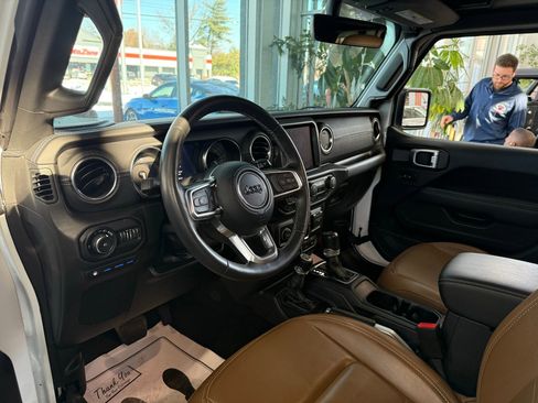 Used 2022 Jeep Wrangler Unlimited Sahara w/ Cold Weather Group AWD/4WD image 45
