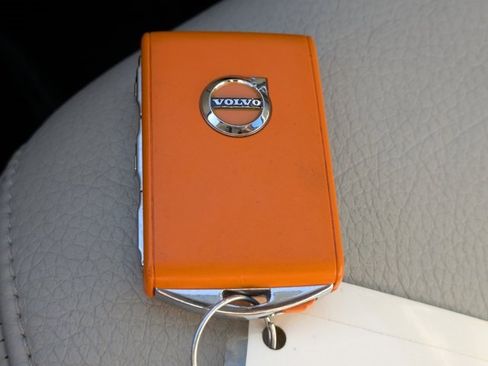 Used 2021 Volvo XC90 T5 Momentum w/ Protection Package Premier image 25