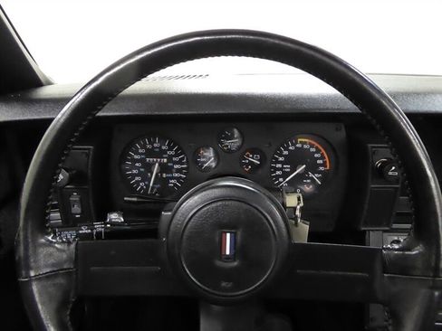 Used 1988 Chevrolet Camaro IROC-Z image 19
