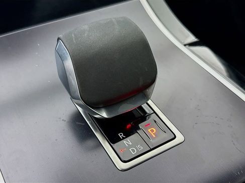 Certified 2026 Land Rover Range Rover Velar Dynamic SE image 19